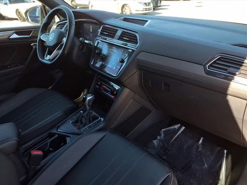 Used 2022 Volkswagen Tiguan SE R-Line image 23