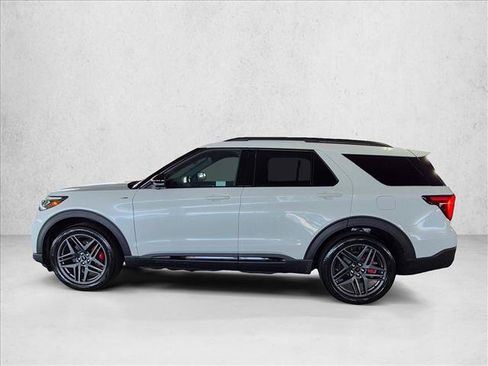 Used 2025 Ford Explorer ST-Line w/ Premium Package RWD image 9
