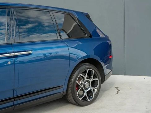 Used 2021 Rolls-Royce Cullinan Black Badge image 24