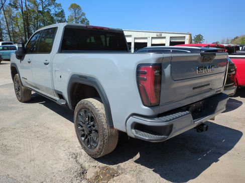 Certified 2024 GMC Sierra 2500 AT4 w/ AT4 Preferred Package image 4