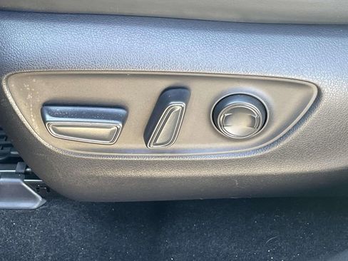 Used 2022 Toyota RAV4 XLE Premium image 15