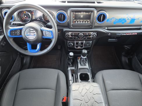 Used 2023 Jeep Wrangler Unlimited Sport AWD/4WD image 5