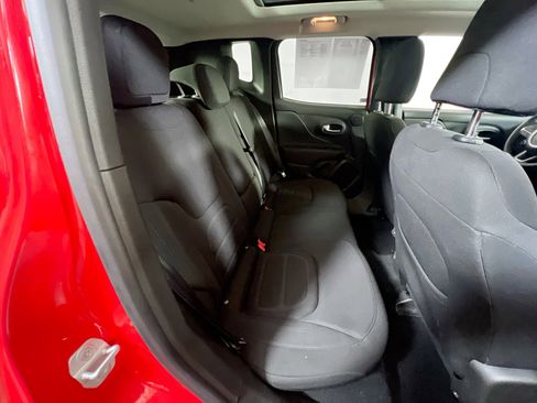 Used 2022 Jeep Renegade Latitude w/ Sun/Sound Group image 27