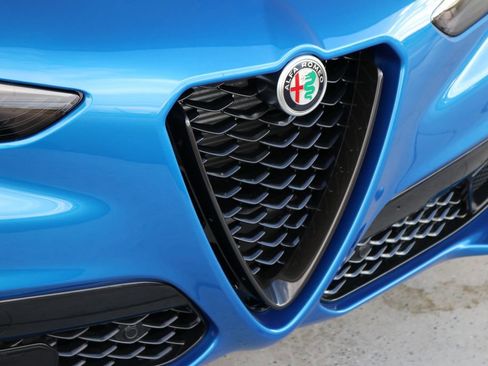 New 2025 Alfa Romeo Stelvio Sprint image 12