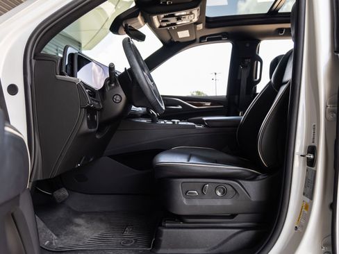 Used 2023 Cadillac Escalade Premium Luxury w/ LPO, Floor Liner Package AWD/4WD image 17