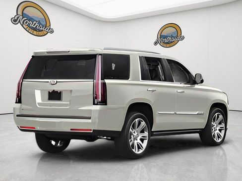 Used 2017 Cadillac Escalade Premium Luxury AWD/4WD image 12