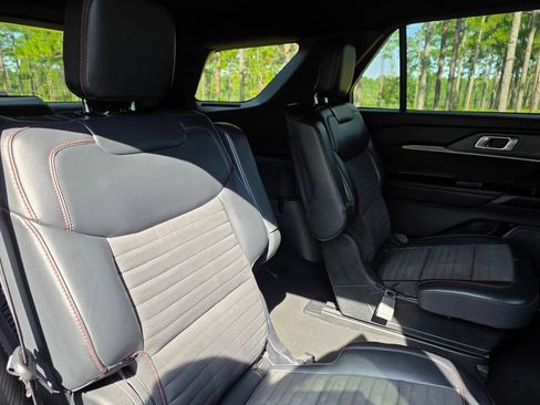 Used 2025 Ford Explorer ST-Line w/ Premium Package RWD image 23