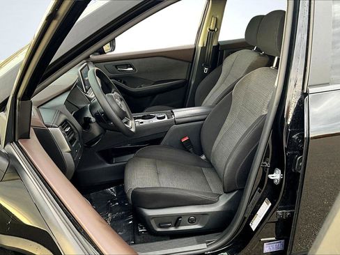 Used 2023 Nissan Rogue SV image 25