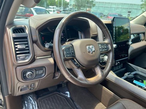 Used 2025 RAM 1500 Limited AWD/4WD image 13
