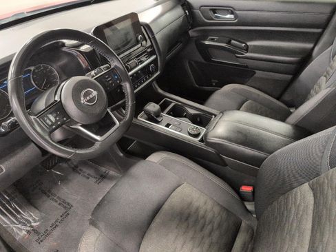 Used 2022 Nissan Pathfinder SV AWD/4WD image 9