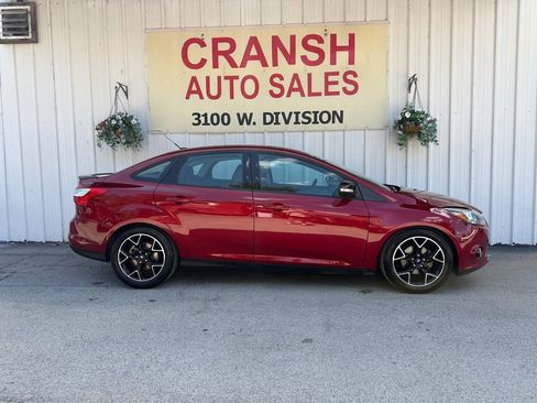 Used 2014 Ford Focus SE w/ Equipment Group 201A FWD image 5