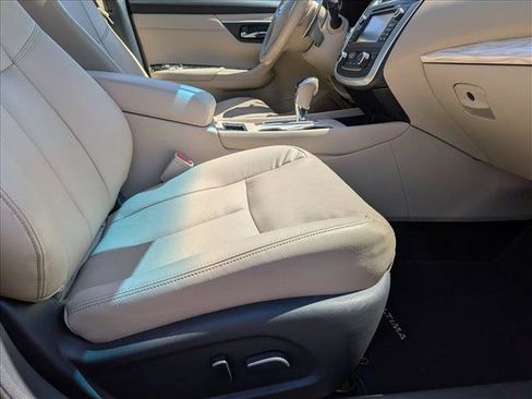 Used 2016 Nissan Altima 3.5 SL FWD image 21