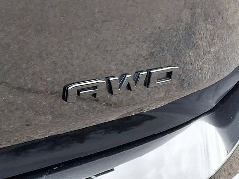 Certified 2023 GMC Terrain SLT w/ Elevation Edition AWD/4WD image 31