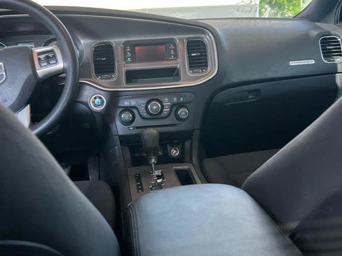 Used 2011 Dodge Charger SE RWD image 8