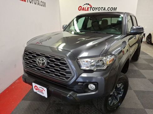 Used 2021 Toyota Tacoma TRD Off-Road image 3
