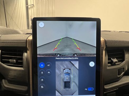 Used 2023 Ford F150 Lightning Lariat image 25