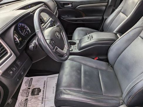 Used 2017 Toyota Highlander Limited image 15