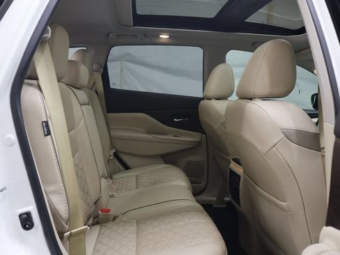 Used 2019 Nissan Murano Platinum w/ Cargo Package FWD image 12