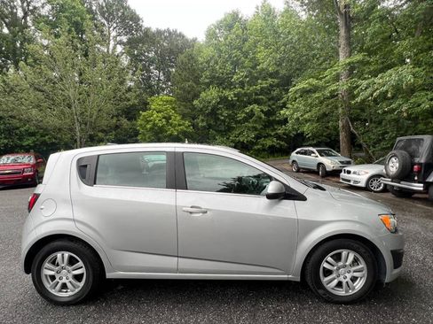 Used 2014 Chevrolet Sonic LT w/ Fun and Sun Package image 6