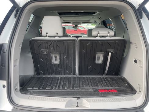 Used 2023 GMC Acadia SLT w/ Technology Package image 32