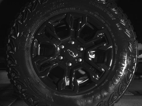 Used 2025 Chevrolet Silverado 1500 ZR2 w/ Technology Package AWD/4WD image 23