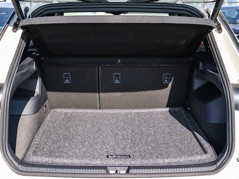 New 2026 Volkswagen Tiguan SEL R-Line image 12