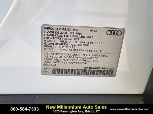 Used 2024 Audi Q8 e-tron Prestige w/ Prestige Package image 31