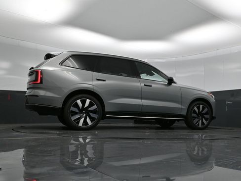 New 2025 Volvo EX90 Plus image 27
