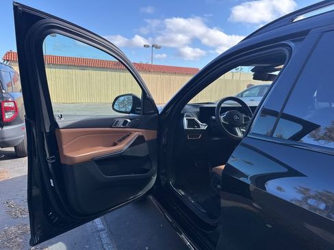 Used 2026 BMW X7 xDrive40i w/ Executive Package AWD/4WD image 3