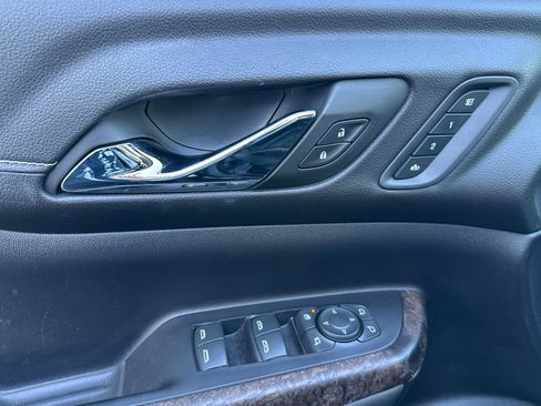 Used 2023 GMC Acadia Denali w/ Black Diamond Edition image 12