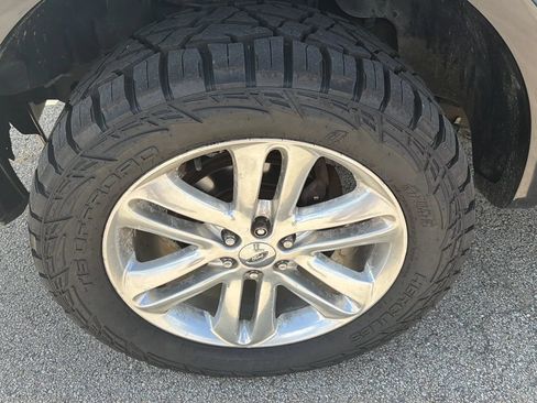 Used 2014 Ford F150 Limited AWD/4WD image 9