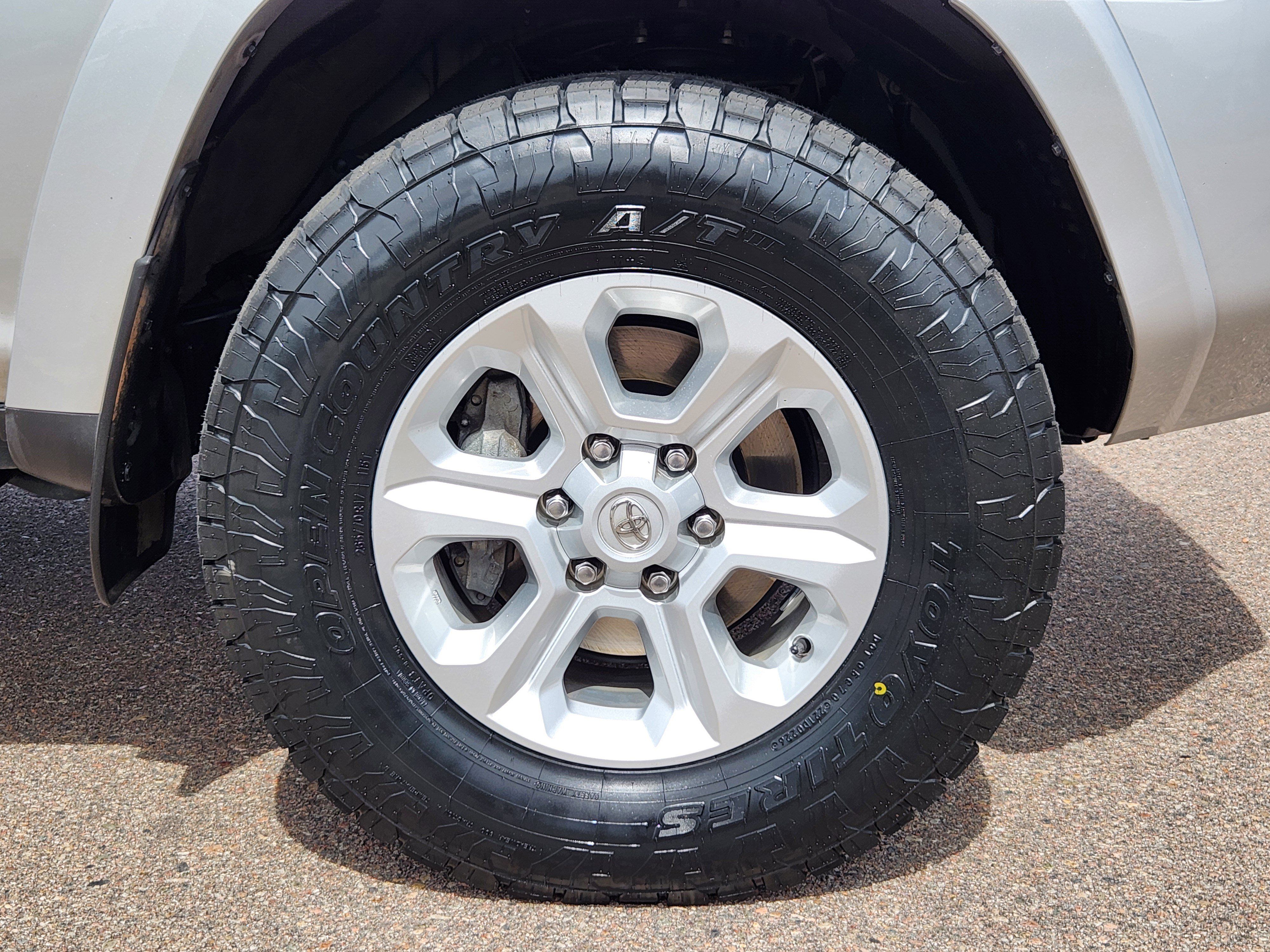 Used 2023 Toyota 4Runner SR5 Premium w/ Moonroof Package AWD/4WD image 17