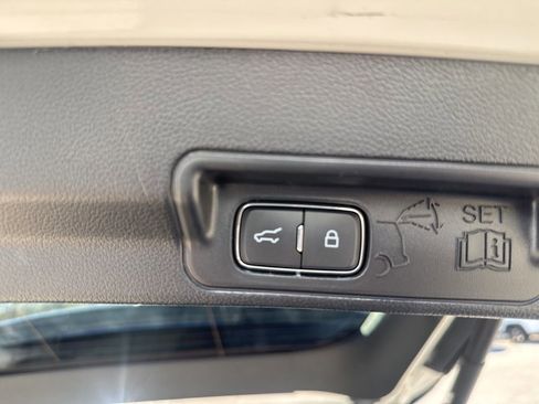 Used 2021 Ford Explorer Limited w/ Equipment Group 301A image 24