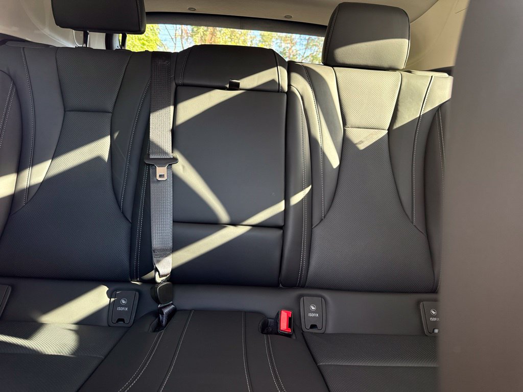 Used 2023 Buick Envision Essence AWD/4WD image 23