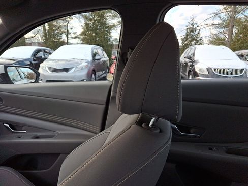 Certified 2023 Hyundai Elantra SEL w/ Convenience Package image 17