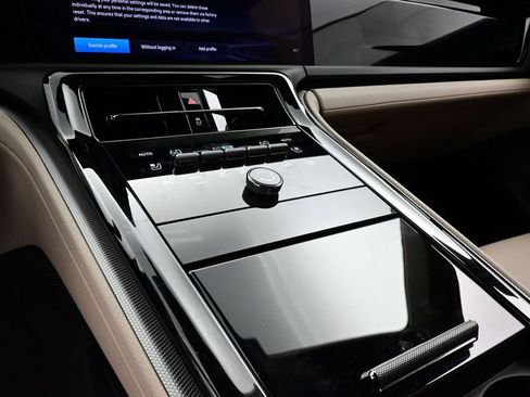 Certified 2026 Porsche Panamera w/ Premium Package RWD image 11