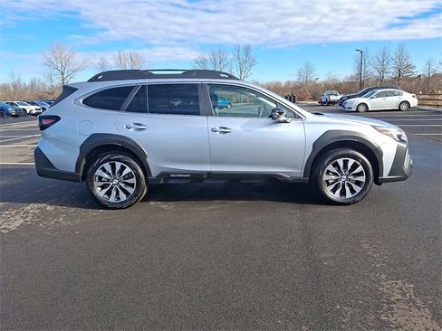 Used 2025 Subaru Outback Limited image 8