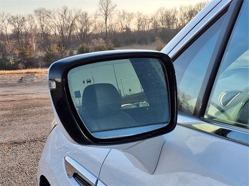 Used 2024 Buick Enclave Premium image 48