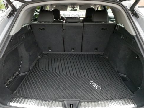Used 2025 Audi Q5 Premium Plus w/ Premium Plus AWD/4WD image 18