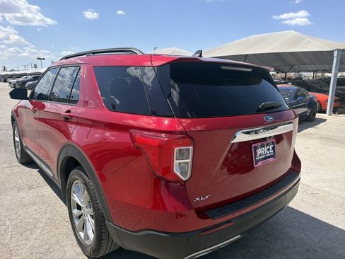 Used 2023 Ford Explorer XLT w/ Equipment Group 202A RWD image 3
