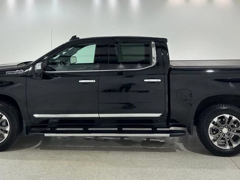 Used 2024 Chevrolet Silverado 1500 High Country w/ Technology Package AWD/4WD image 2