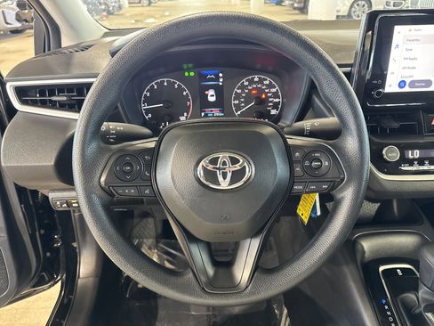Used 2025 Toyota Corolla LE image 20