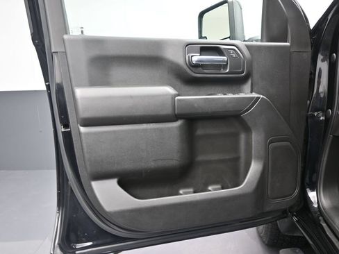 Used 2022 Chevrolet Silverado 2500 Custom w/ Custom Convenience Package AWD/4WD image 11