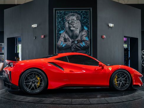 Used 2020 Ferrari 488 Pista Coupe image 9