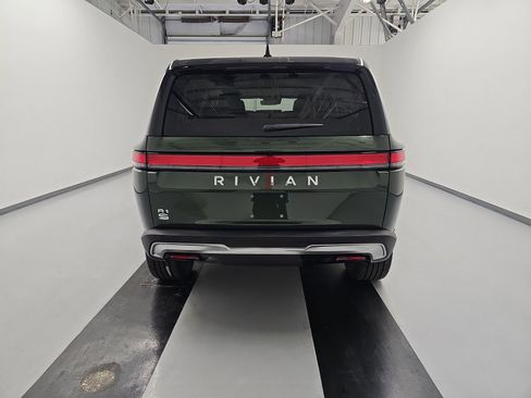 Used 2025 Rivian R1S Adventure image 4