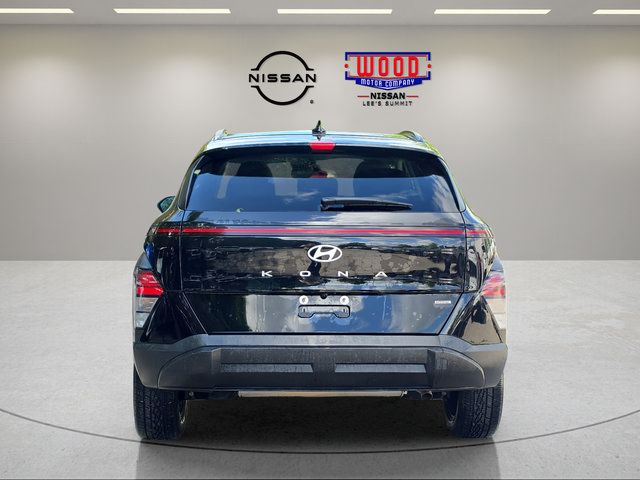 Used 2025 Hyundai Kona SEL AWD/4WD image 3