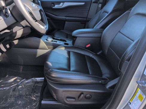 Used 2024 Ford Escape Platinum AWD/4WD image 10