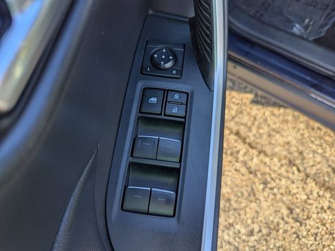 Used 2022 Toyota RAV4 XLE Premium image 14