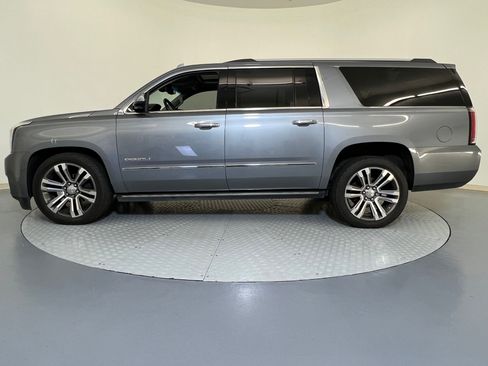 Used 2020 GMC Yukon XL Denali w/ Denali Ultimate Package image 2