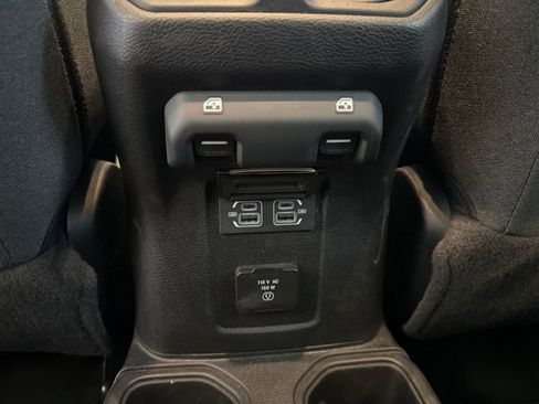 Used 2024 Jeep Wrangler Unlimited Sahara AWD/4WD image 15